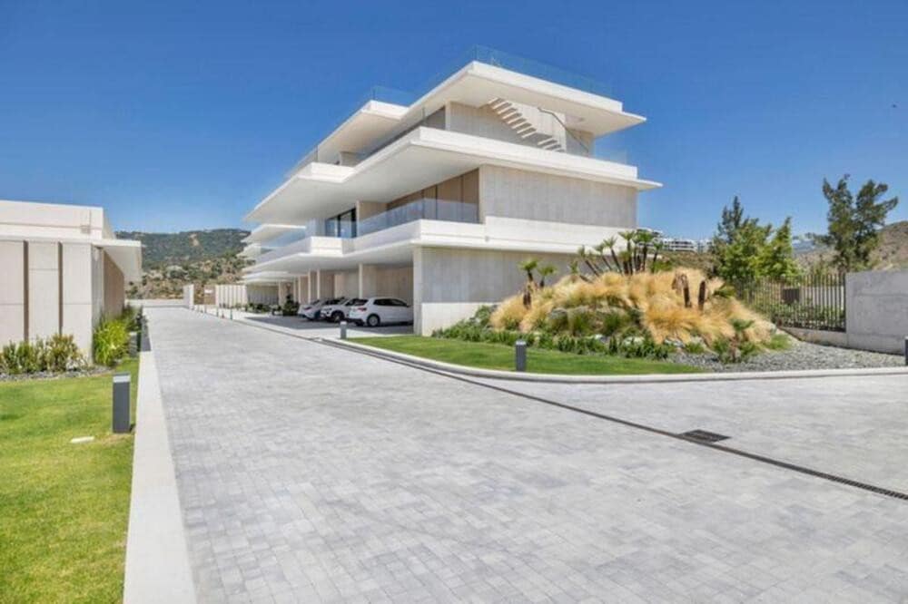 3 slaapkamer Appartement te huur in Benahavis met zwembad garage - € 5.000 (Ref: 9919244)