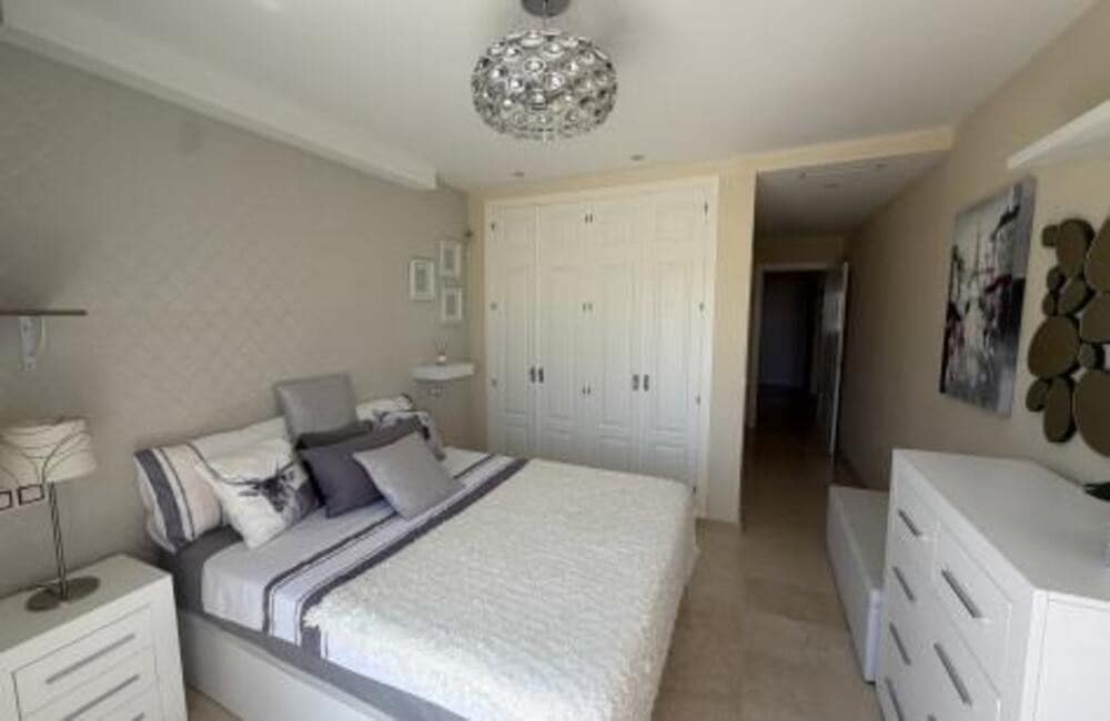 3 slaapkamer Penthouse te huur in Marbella met zwembad garage - € 3.600 (Ref: 9919245)
