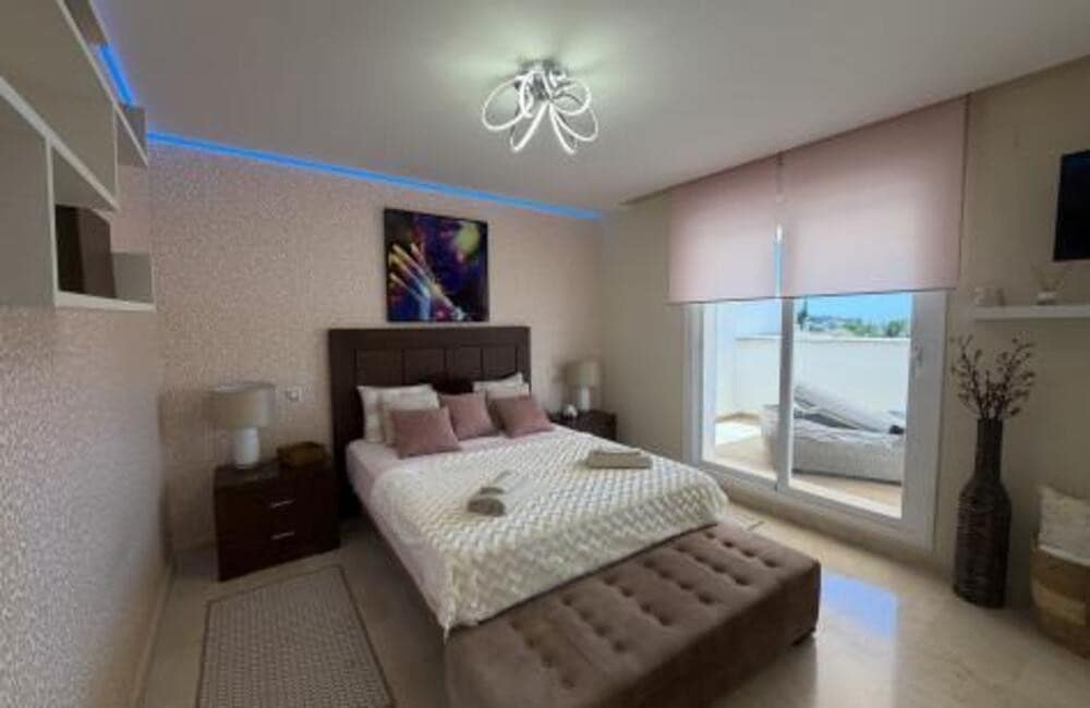 3 slaapkamer Penthouse te huur in Marbella met zwembad garage - € 3.600 (Ref: 9919245)