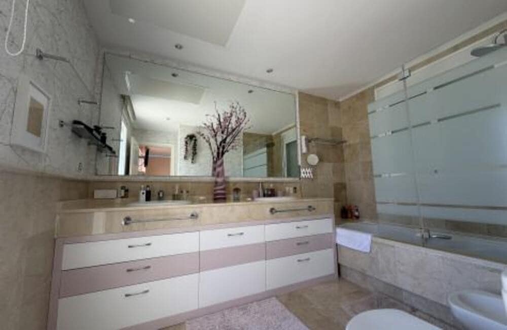 3 slaapkamer Penthouse te huur in Marbella met zwembad garage - € 3.600 (Ref: 9919245)