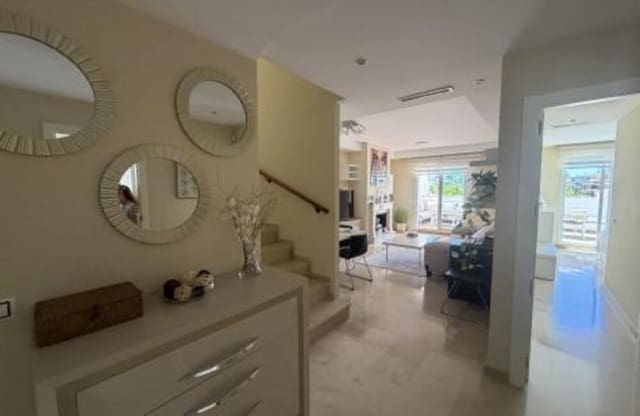 3 slaapkamer Penthouse te huur in Los Naranjos, Marbella met zwembad garage - € 3.600 (Ref: 9919245)