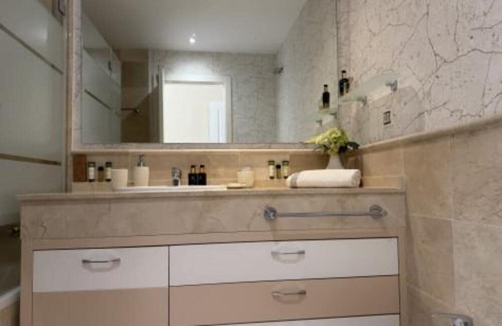 3 slaapkamer Penthouse te huur in Marbella met zwembad garage - € 3.600 (Ref: 9919245)