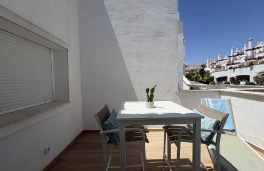 3 slaapkamer Penthouse te huur in Marbella met zwembad garage - € 3.600 (Ref: 9919245)
