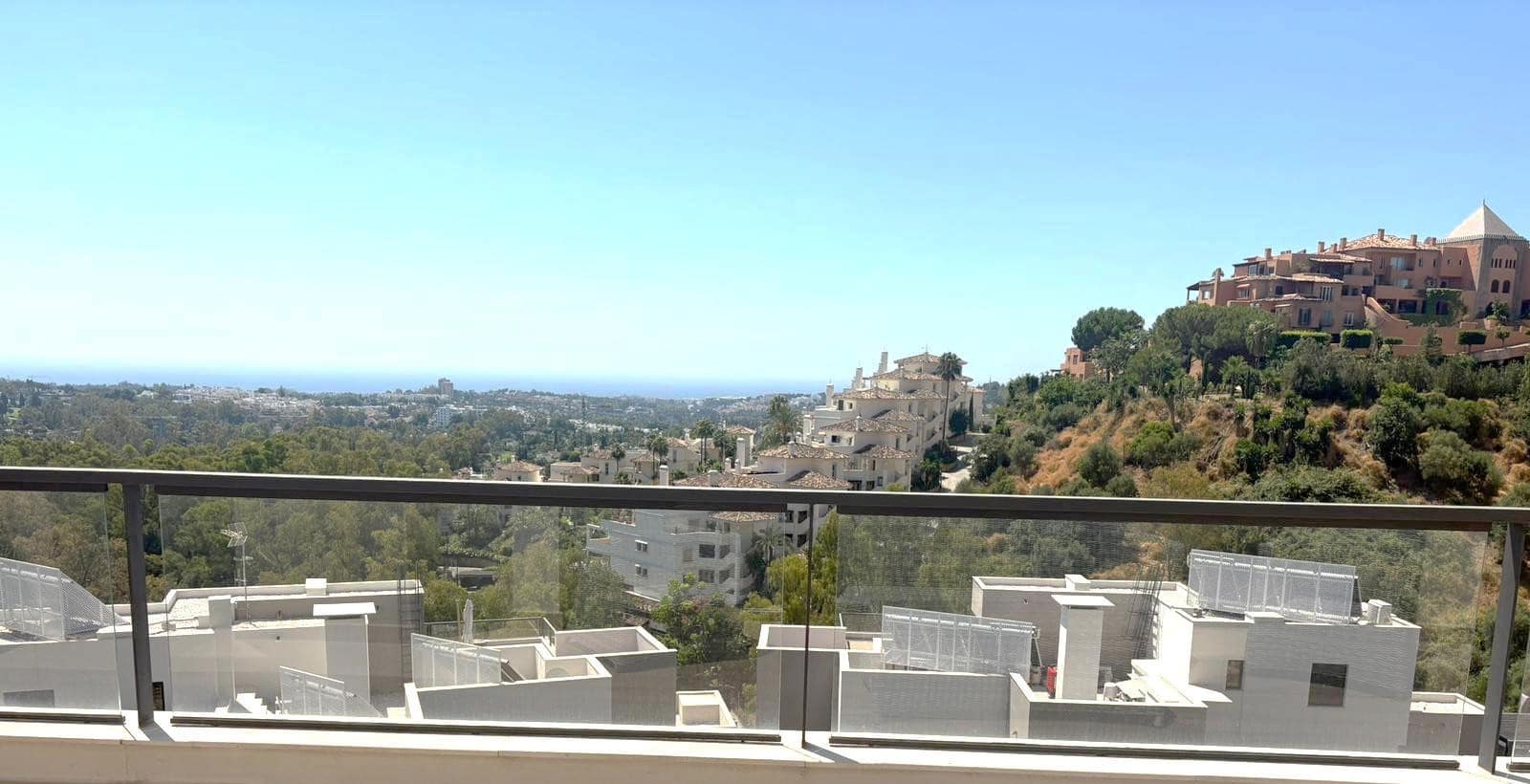 3 slaapkamer Penthouse te huur in Marbella met zwembad garage - € 4.000 (Ref: 9921617)