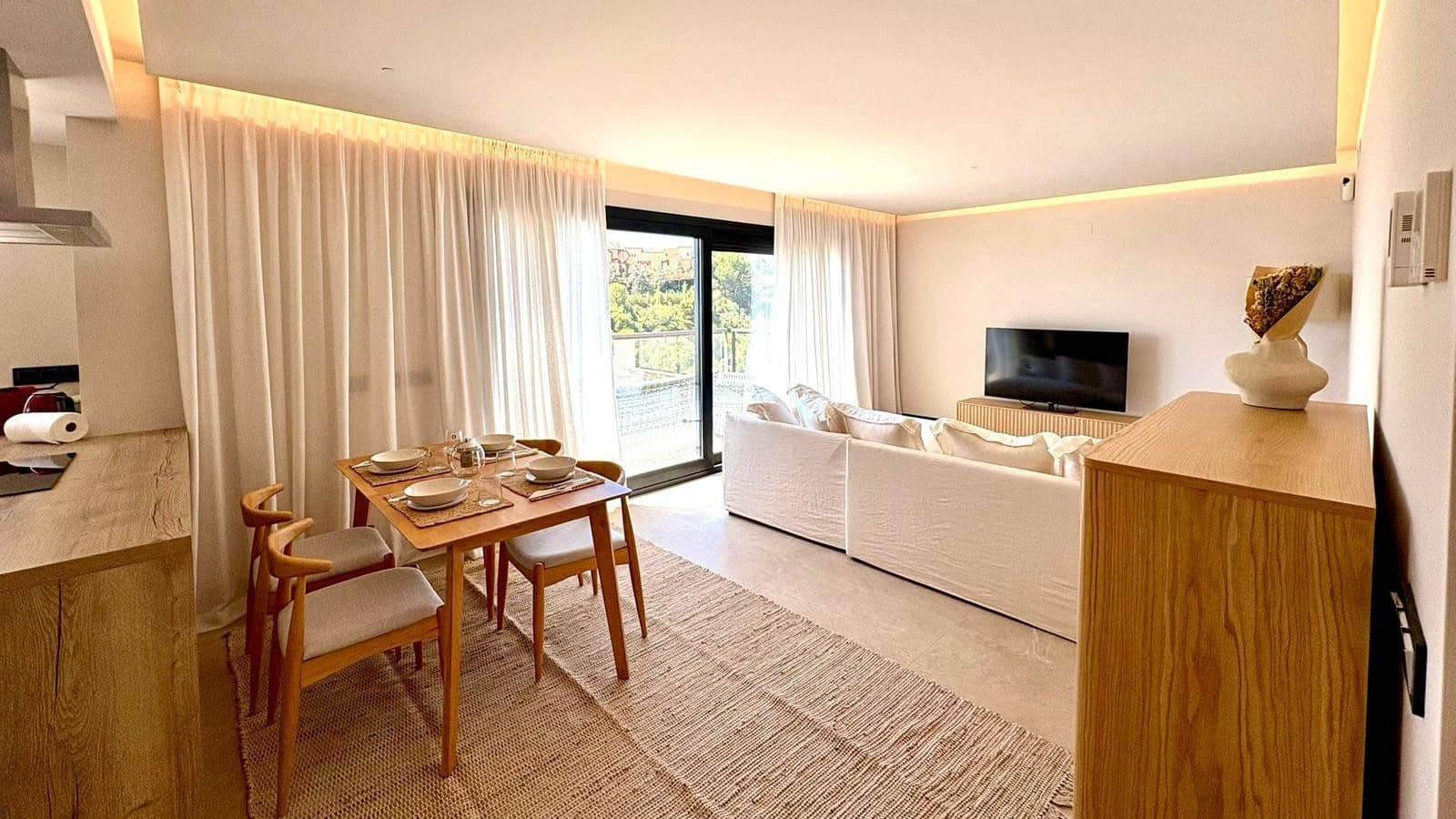 3 slaapkamer Penthouse te huur in Marbella met zwembad garage - € 4.000 (Ref: 9921617)