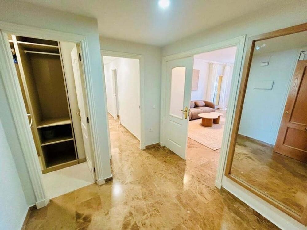 3 bedroom Apartment for rent in San Pedro de Alcantara with pool garage - € 3,600 (Ref: 9921618)