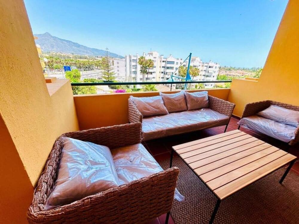 3 bedroom Apartment for rent in San Pedro de Alcantara with pool garage - € 3,600 (Ref: 9921618)