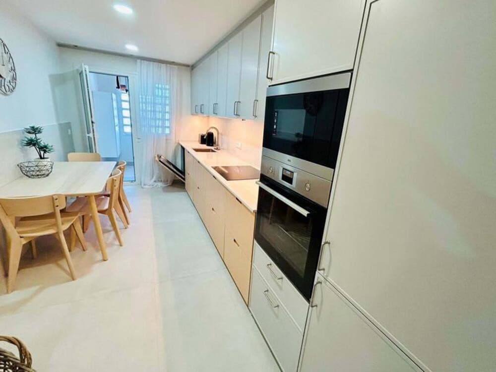 3 bedroom Apartment for rent in San Pedro de Alcantara with pool garage - € 3,600 (Ref: 9921618)