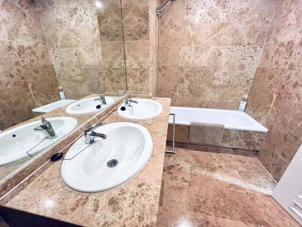 3 bedroom Apartment for rent in San Pedro de Alcantara with pool garage - € 3,600 (Ref: 9921618)
