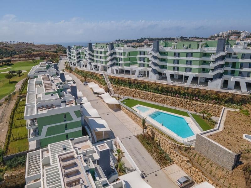 3 bedroom Penthouse for rent in La Cala de Mijas with pool garage - € 3,500 (Ref: 9921621)