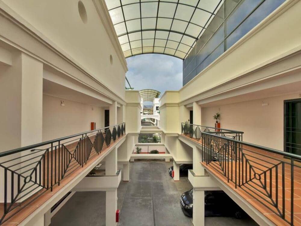 2 makuuhuone Huoneisto myytävänä paikassa Marbella mukana uima-altaan 
autotalli - 460 000 € (Ref: 9921622)
