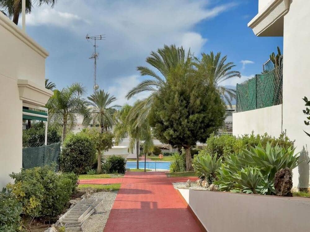 2 makuuhuone Huoneisto myytävänä paikassa Marbella mukana uima-altaan 
autotalli - 460 000 € (Ref: 9921622)