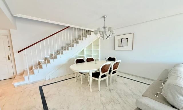 3 camera da letto Appartamento da affittare in Bahía de Marbella, Marbella con piscina garage - 2.500 € (Rif: 9923152)