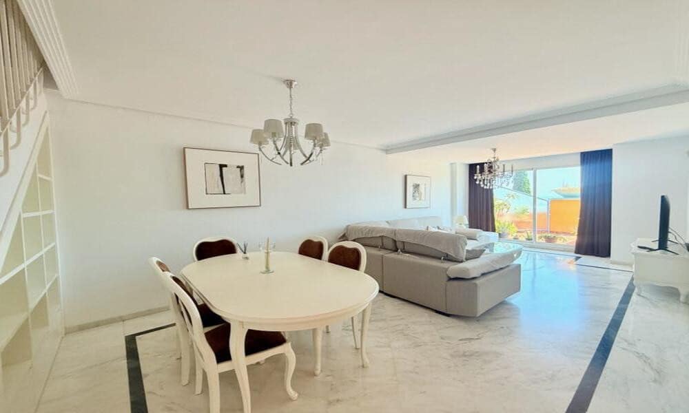 3 soveværelse Lejlighed til leje i Marbella med swimmingpool garage - € 2.500 (Ref: 9923152)