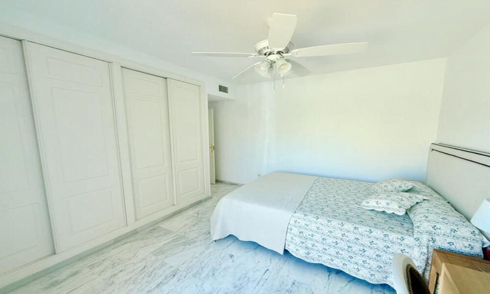 3 soveværelse Lejlighed til leje i Marbella med swimmingpool garage - € 2.500 (Ref: 9923152)