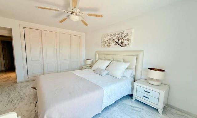 3 camera da letto Appartamento da affittare in Bahía de Marbella, Marbella con piscina garage - 2.500 € (Rif: 9923152)