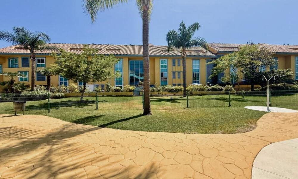 3 soveværelse Lejlighed til leje i Marbella med swimmingpool garage - € 2.500 (Ref: 9923152)
