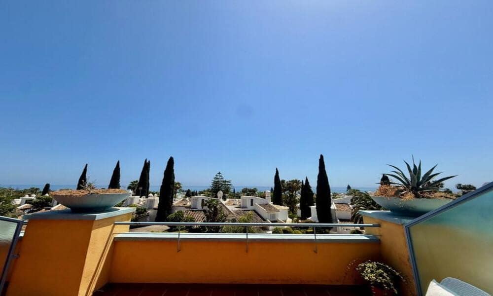 3 soveværelse Lejlighed til leje i Marbella med swimmingpool garage - € 2.500 (Ref: 9923152)