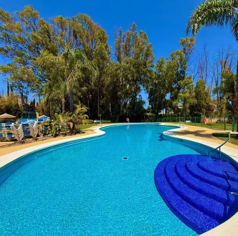 3 camera da letto Appartamento da affittare in Bahía de Marbella, Marbella con piscina garage - 2.500 € (Rif: 9923152)