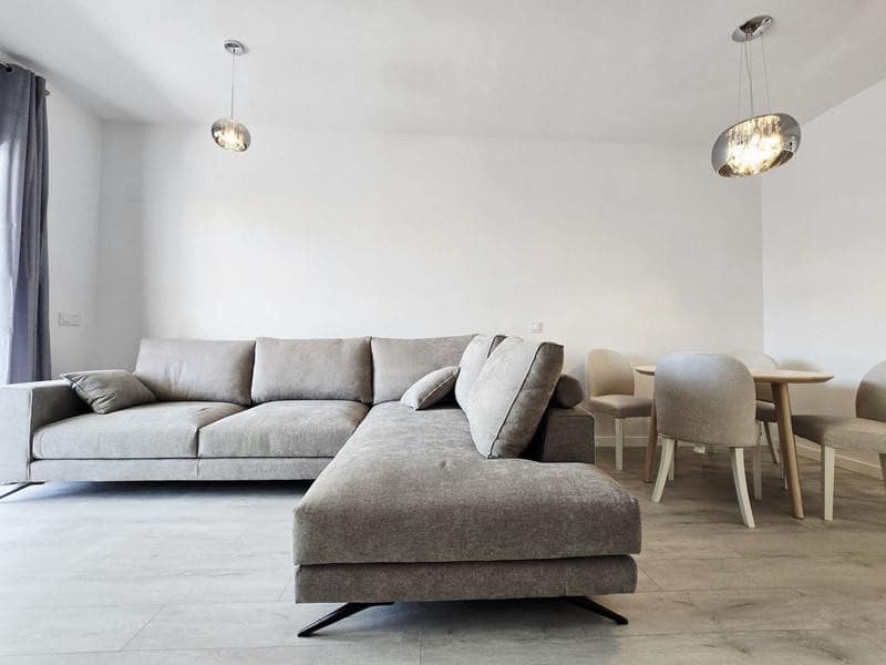 2 bedroom Penthouse for rent in Estepona with pool garage - € 2,900 (Ref: 9928648)