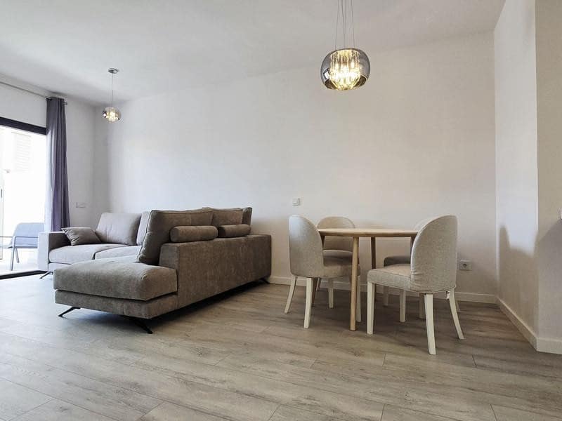 2 bedroom Penthouse for rent in Estepona with pool garage - € 2,900 (Ref: 9928648)