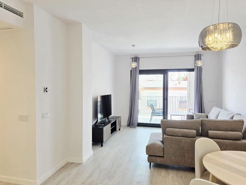 2 bedroom Penthouse for rent in Estepona with pool garage - € 2,900 (Ref: 9928648)