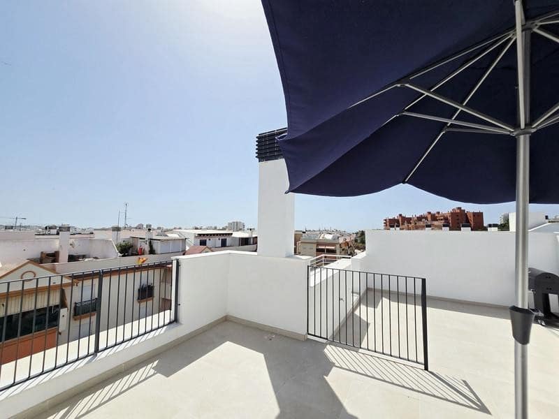 2 bedroom Penthouse for rent in Estepona with pool garage - € 2,900 (Ref: 9928648)