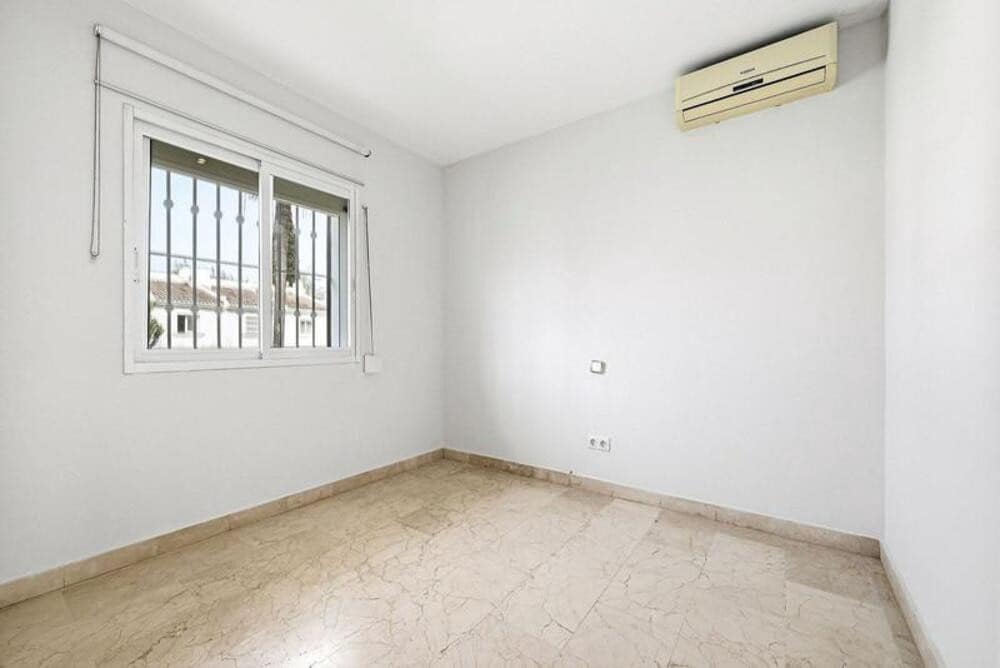 4 camera da letto Casa in vendita in Nueva Andalucia con piscina garage - 625.000 € (Rif: 9928650)