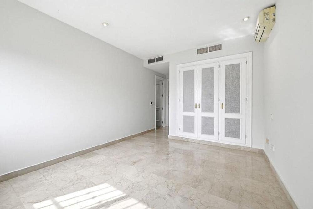 4 camera da letto Casa in vendita in Nueva Andalucia con piscina garage - 625.000 € (Rif: 9928650)