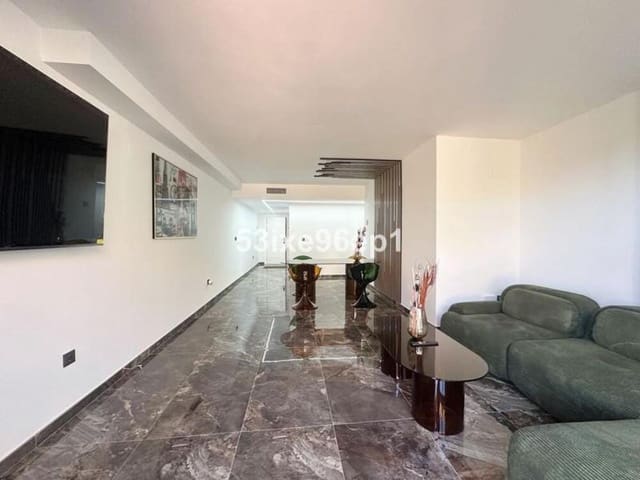 3 makuuhuone Huoneisto vuokrattavana paikassa Elviria, Marbella mukana uima-altaan 
autotalli - 2 850 € (Ref: 9932715)