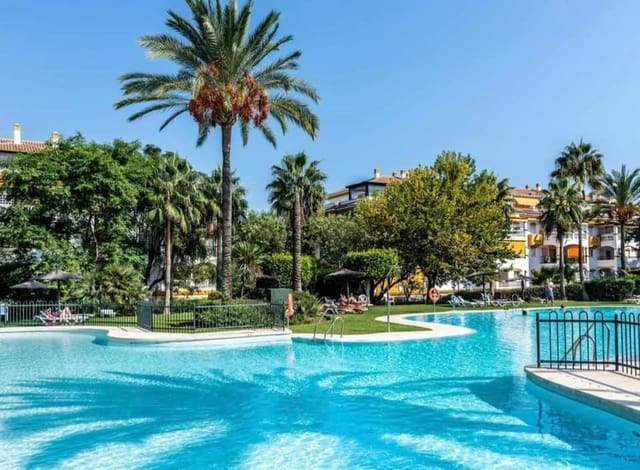 2 sypialnia Apartament do wynajęcia w La Dama de Noche - La Alzambra, Marbella z basenem garażem - 2 500 € (Ref: 9932716)