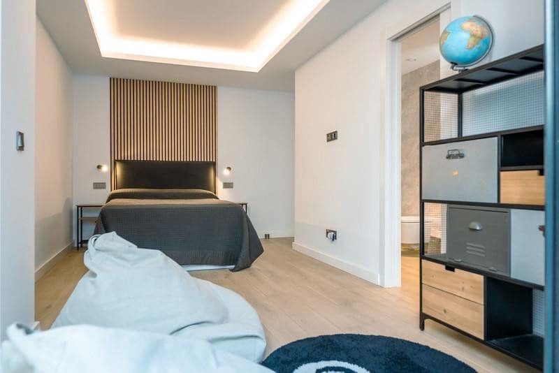 4 chambre Villa/Maison à vendre à Estepona avec piscine garage - 1 850 000 € (Ref: 9932717)