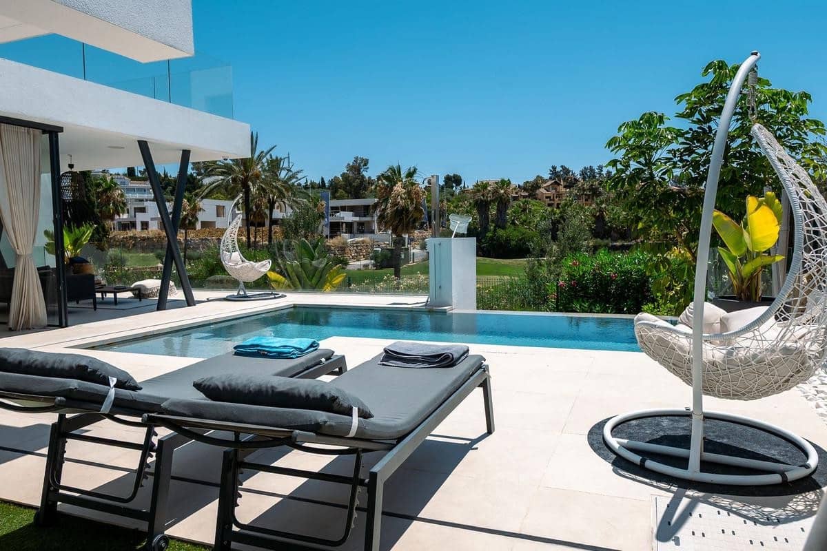 4 chambre Villa/Maison à vendre à Estepona avec piscine garage - 1 850 000 € (Ref: 9932717)