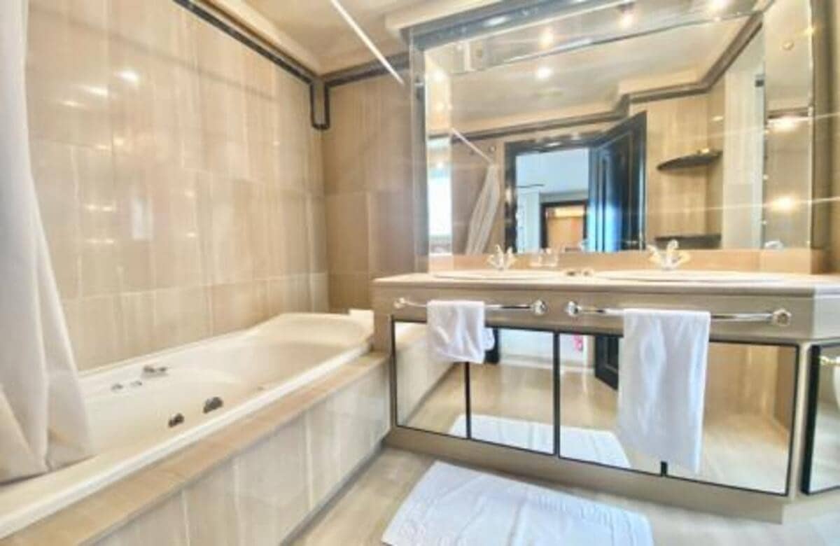 3 quarto Apartamento para arrendamento para férias em Marbella com piscina Garagem - 5 000 € (Ref: 9932719)