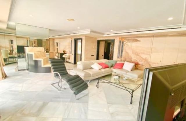 Apartamento de 3 habitaciones en Playa de Fontanilla, Marbella en alquiler vacacional con piscina garaje - 5.000 € (Ref: 9932719)