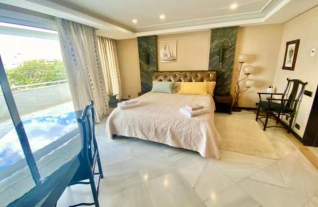Apartamento de 3 habitaciones en Playa de Fontanilla, Marbella en alquiler vacacional con piscina garaje - 5.000 € (Ref: 9932719)