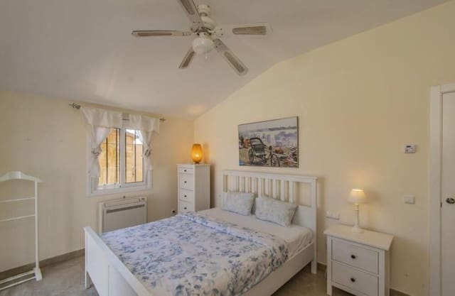 4 makuuhuone Huvila myytävänä paikassa Casco Antiguo, Marbella mukana uima-altaan 
autotalli - 865 000 € (Ref: 9932721)