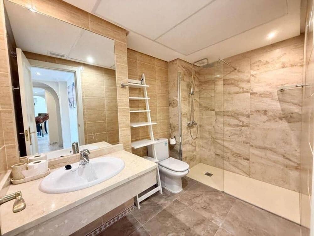 3 bedroom Apartment for rent in Nueva Andalucia with pool garage - € 2,500 (Ref: 9939286)