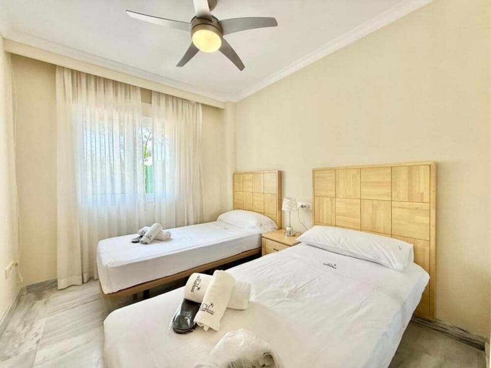 3 bedroom Apartment for rent in Nueva Andalucia with pool garage - € 2,500 (Ref: 9939286)