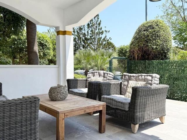 3 quarto Apartamento para arrendar em Nueva Andalucía Centro, Marbella com piscina garagem - 2 500 € (Ref: 9939286)