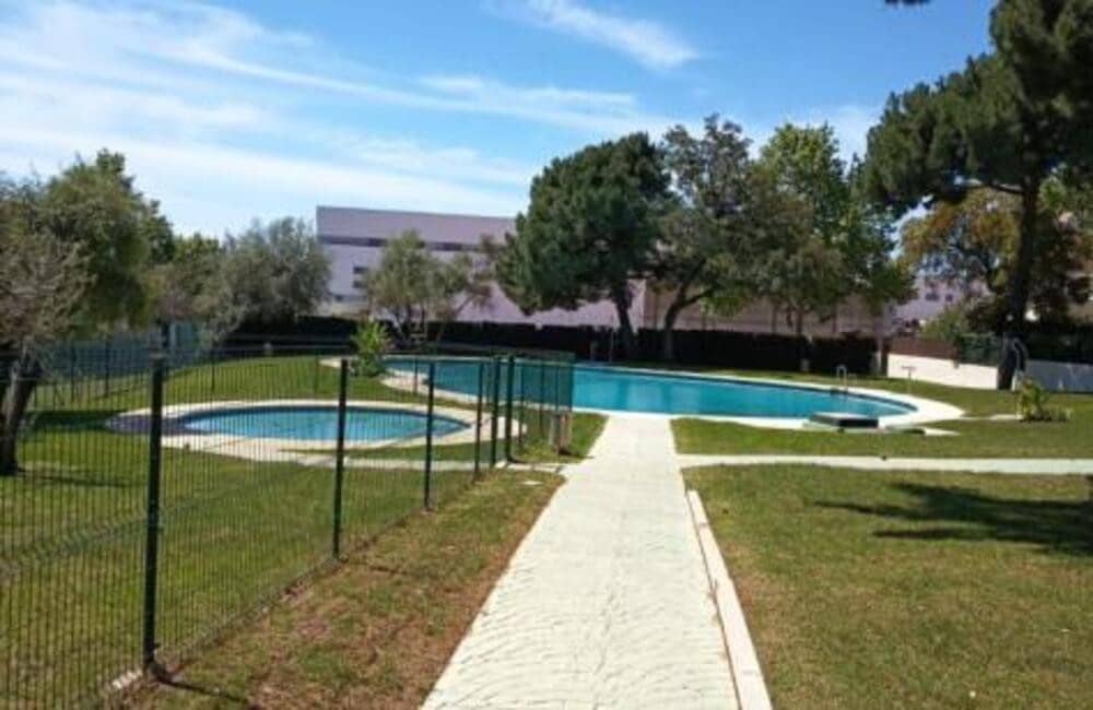 2 bedroom Apartment for rent in Marbella with pool garage - € 1,750 (Ref: 9939287)