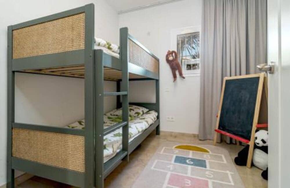 3 bedroom Apartment for rent in Nueva Andalucia with pool garage - € 3,800 (Ref: 9941656)