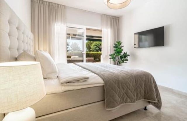 3 quarto Apartamento para arrendar em Nueva Andalucía Centro, Marbella com piscina garagem - 3 800 € (Ref: 9941656)