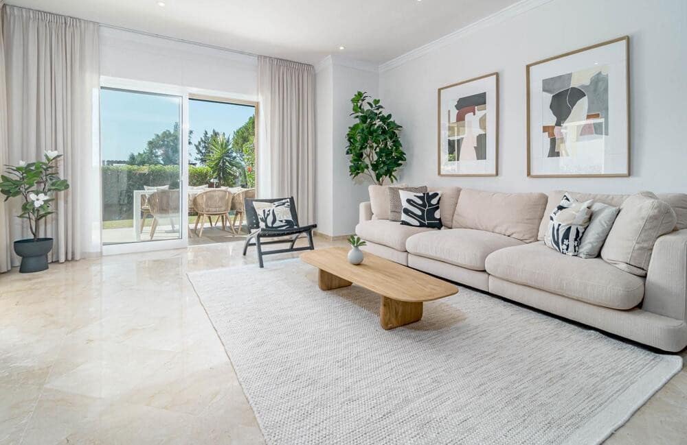 3 bedroom Apartment for rent in Nueva Andalucia with pool garage - € 3,800 (Ref: 9941656)