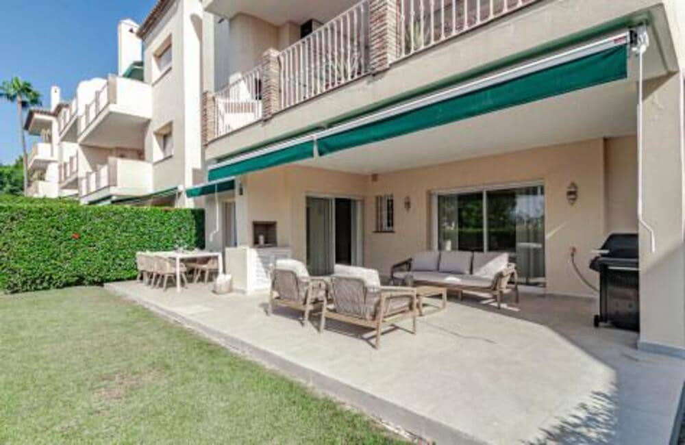3 bedroom Apartment for rent in Nueva Andalucia with pool garage - € 3,800 (Ref: 9941656)