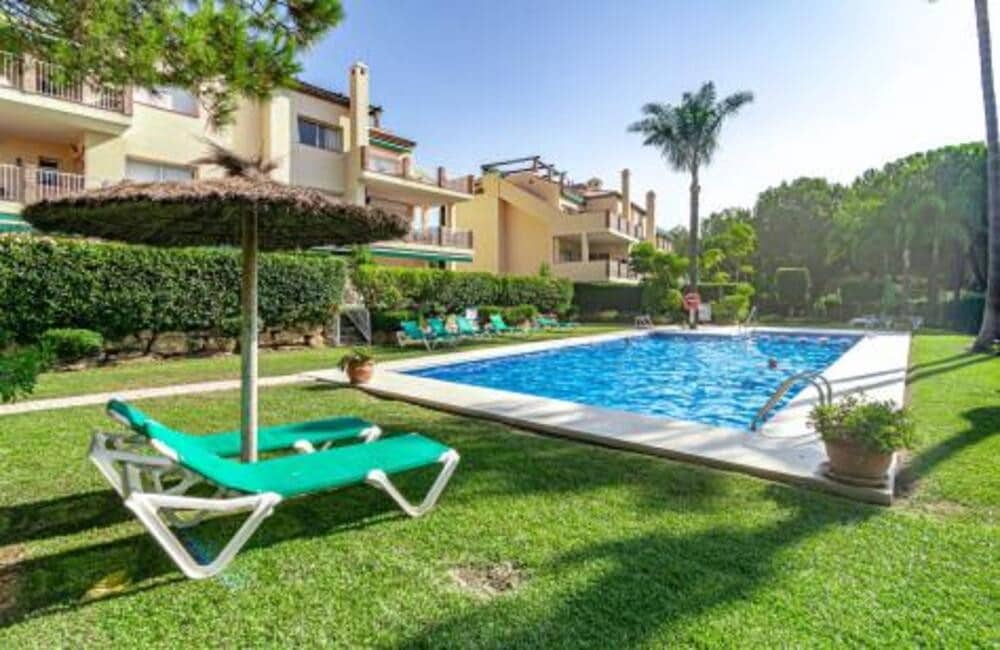 3 bedroom Apartment for rent in Nueva Andalucia with pool garage - € 3,800 (Ref: 9941656)