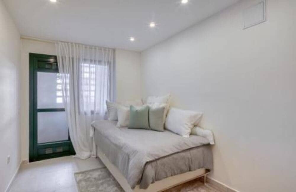4 bedroom Apartment for rent in San Pedro de Alcantara with pool garage - € 3,500 (Ref: 9941657)