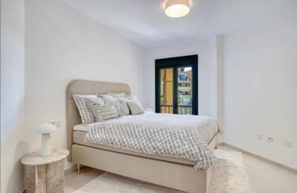 4 bedroom Apartment for rent in San Pedro de Alcantara with pool garage - € 3,500 (Ref: 9941657)