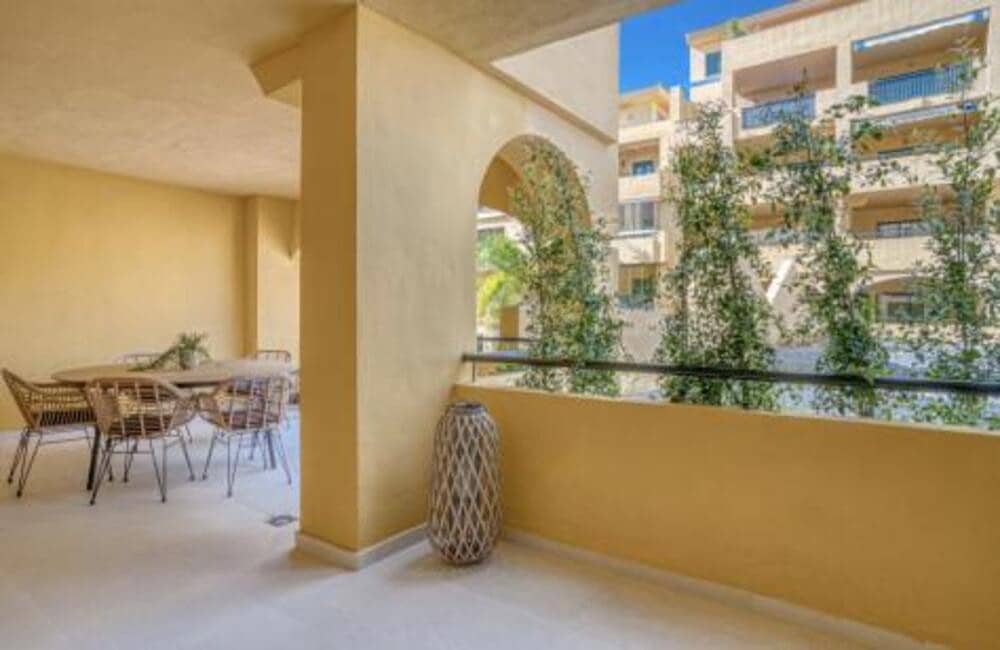4 bedroom Apartment for rent in San Pedro de Alcantara with pool garage - € 3,500 (Ref: 9941657)