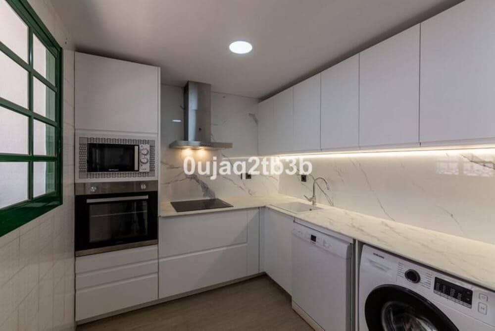 3 soverom Hus til salgs i Marbella med svømmebasseng garasje - € 750 000 (Ref: 9945023)